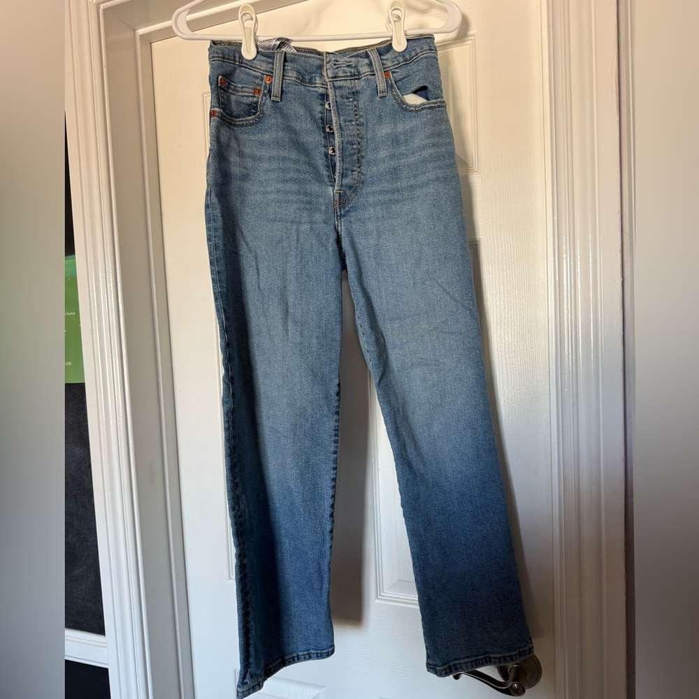 Classic Levi’s Blue Women's Jeans